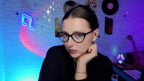 Snapshot of glo_lo chatting on 02.20.25 Bye everybody Ill be online Monday December 2nd Saturday and Sunday off online show from 02.20.25