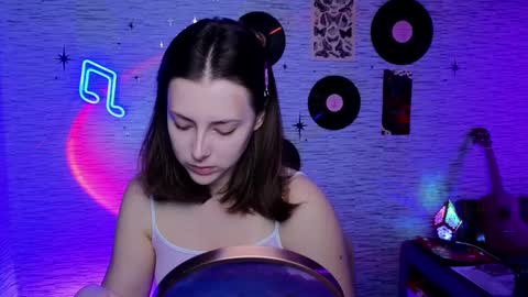 Snapshot of glo_lo chatting on 03.12.25 Bye everybody Ill be online Monday December 2nd Saturday and Sunday off online show from 03.12.25