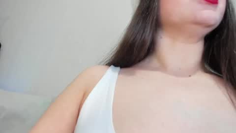 Snapshot of gloria_flur chatting on 12.21.24 Gloria online show from 12.21.24