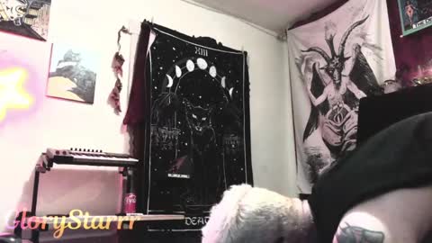 Glory Starrr online show from 04.28.26