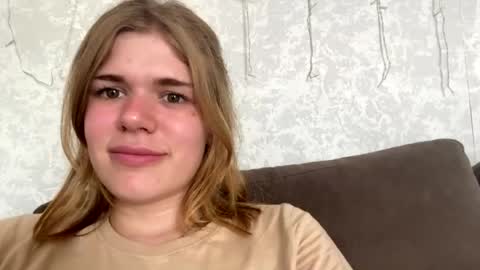 Snapshot of glossy_girl_1 chatting on 07.30.26 Roxy online show from 07.30.26