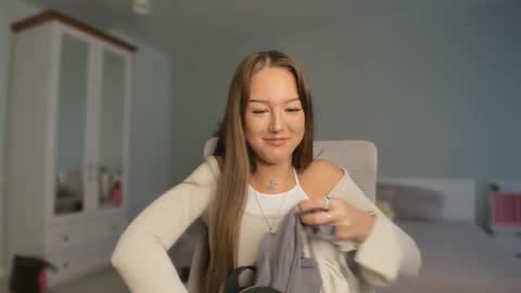 Lina online show from 10.28.25