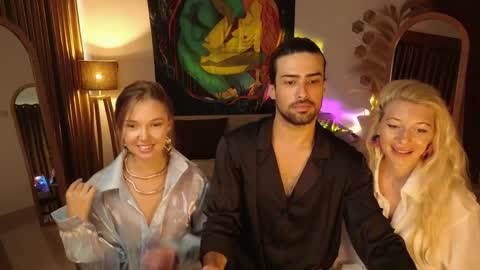 Snapshot of goddess_marylin chatting on 05.16.26 330 UTC2 girls online show from 05.16.26