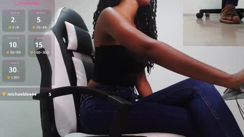Snapshot of goddess_valen chatting on 10.11.25 goddess_valen online show from 10.11.25