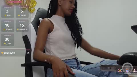 Snapshot of goddess_valen chatting on 10.20.25 goddess_valen online show from 10.20.25