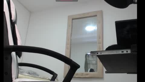 Snapshot of goddess_valen chatting on 11.01.25 goddess_valen online show from 11.01.25