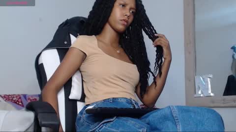 Snapshot of goddess_valen chatting on 11.11.25 goddess_valen online show from 11.11.25