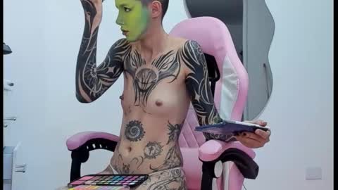 vee online show from 10.31.25