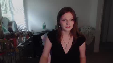 Snapshot of goddess_vertigo52 chatting on 05.01.26 Goddess of Insanity online show from 05.01.26