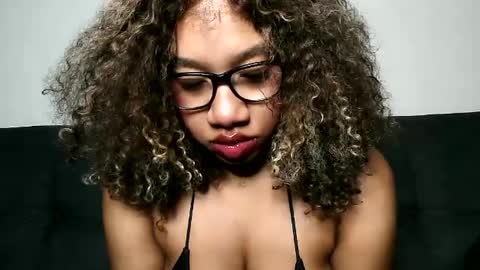 Snapshot of goddessdaisysky chatting on 01.10.25 Goddess Daisy Sky online show from 01.10.25