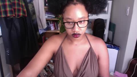 Snapshot of goddessdaisysky chatting on 09.25.25 Goddess Daisy Sky online show from 09.25.25