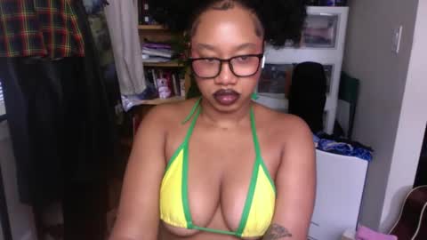 Snapshot of goddessdaisysky chatting on 09.26.25 Goddess Daisy Sky online show from 09.26.25