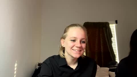 Snapshot of goddessfeyaa chatting on 12.05.24 feyaa22 online show from 12.05.24