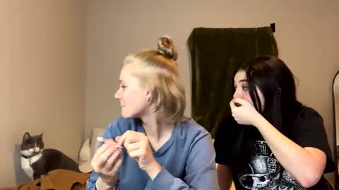 Snapshot of goddessfeyaa chatting on 12.07.24 feyaa22 online show from 12.07.24