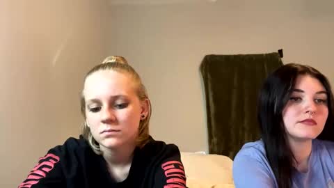 Snapshot of goddessfeyaa chatting on 12.08.24 feyaa22 online show from 12.08.24