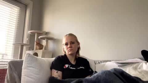 Snapshot of goddessfeyaa chatting on 12.11.24 feyaa22 online show from 12.11.24