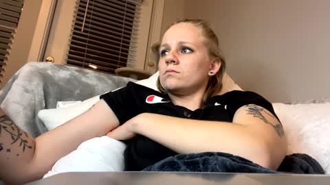 Snapshot of goddessfeyaa chatting on 12.13.24 feyaa22 online show from 12.13.24