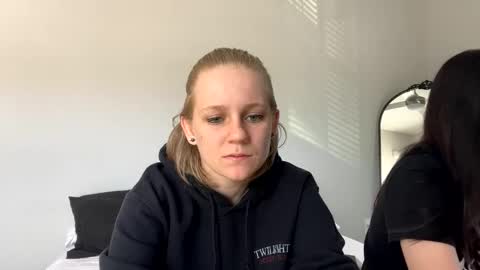 Snapshot of goddessfeyaa chatting on 01.03.25 feyaa22 online show from 01.03.25