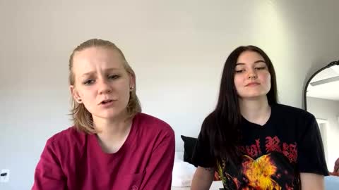 Snapshot of goddessfeyaa chatting on 01.04.25 feyaa22 online show from 01.04.25