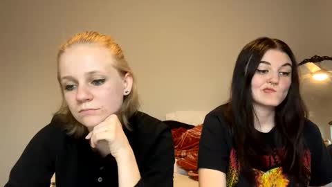 Snapshot of goddessfeyaa chatting on 01.04.25 feyaa22 online show from 01.04.25