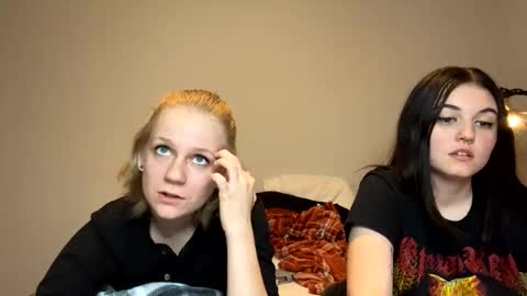 Snapshot of goddessfeyaa chatting on 01.05.25 feyaa22 online show from 01.05.25