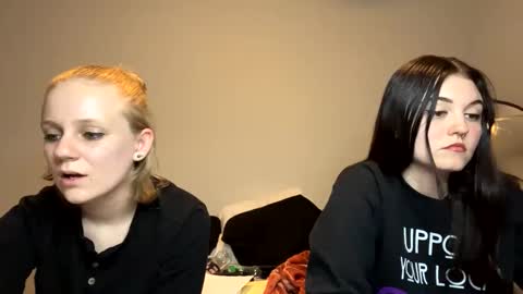 Snapshot of goddessfeyaa chatting on 01.06.25 feyaa22 online show from 01.06.25