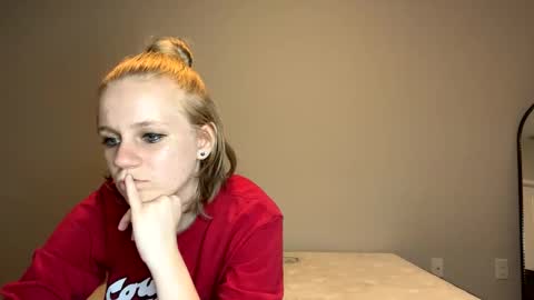 Snapshot of goddessfeyaa chatting on 01.09.25 feyaa22 online show from 01.09.25