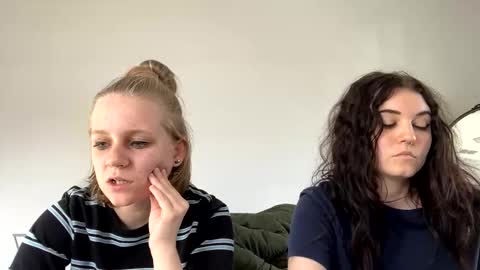 Snapshot of goddessfeyaa chatting on 01.10.25 feyaa22 online show from 01.10.25