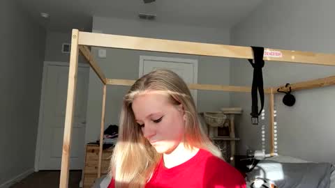 Snapshot of goddessfeyaa chatting on 01.15.25 feyaa22 online show from 01.15.25