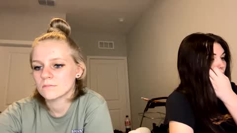 Snapshot of goddessfeyaa chatting on 01.20.25 feyaa22 online show from 01.20.25