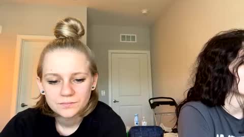 Snapshot of goddessfeyaa chatting on 01.26.25 feyaa22 online show from 01.26.25