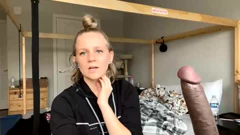 Snapshot of goddessfeyaa chatting on 02.01.25 feyaa22 online show from 02.01.25