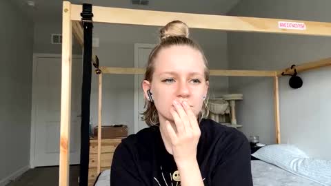 Snapshot of goddessfeyaa chatting on 02.07.25 feyaa22 online show from 02.07.25