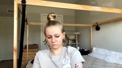 Snapshot of goddessfeyaa chatting on 02.08.25 feyaa22 online show from 02.08.25