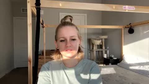 Snapshot of goddessfeyaa chatting on 02.10.25 feyaa22 online show from 02.10.25