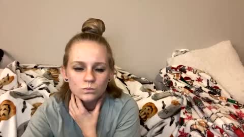 Snapshot of goddessfeyaa chatting on 02.11.25 feyaa22 online show from 02.11.25