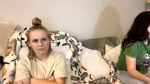 Snapshot of goddessfeyaa chatting on 02.13.25 feyaa22 online show from 02.13.25