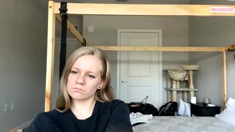 Snapshot of goddessfeyaa chatting on 02.13.25 feyaa22 online show from 02.13.25