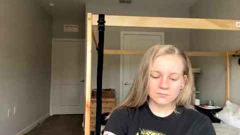 Snapshot of goddessfeyaa chatting on 02.22.25 feyaa22 online show from 02.22.25