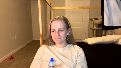 Snapshot of goddessfeyaa chatting on 03.01.25 feyaa22 online show from 03.01.25