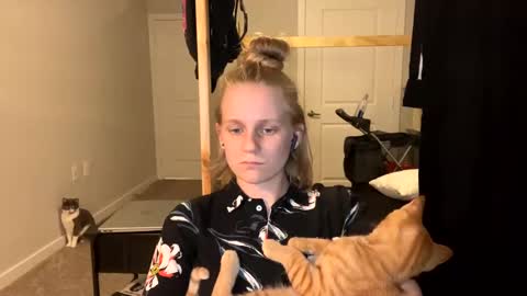 Snapshot of goddessfeyaa chatting on 03.04.25 feyaa22 online show from 03.04.25