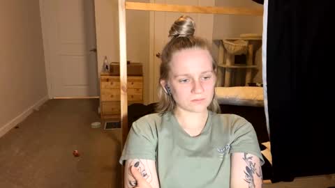 Snapshot of goddessfeyaa chatting on 03.08.25 feyaa22 online show from 03.08.25