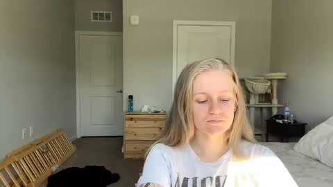 Snapshot of goddessfeyaa chatting on 03.11.25 feyaa22 online show from 03.11.25