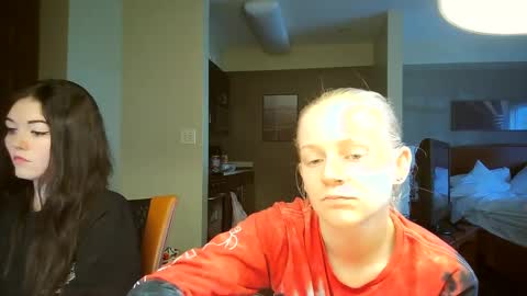 Snapshot of goddessfeyaa chatting on 09.20.25 feyaa22 online show from 09.20.25