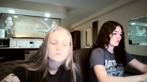 Snapshot of goddessfeyaa chatting on 09.23.25 feyaa22 online show from 09.23.25