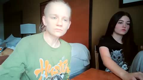 Snapshot of goddessfeyaa chatting on 10.03.25 feyaa22 online show from 10.03.25