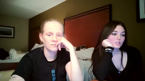 Snapshot of goddessfeyaa chatting on 10.04.25 feyaa22 online show from 10.04.25