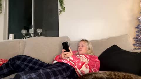 Snapshot of goddessmayvn chatting on 12.26.24 GoddessMayvn online show from 12.26.24