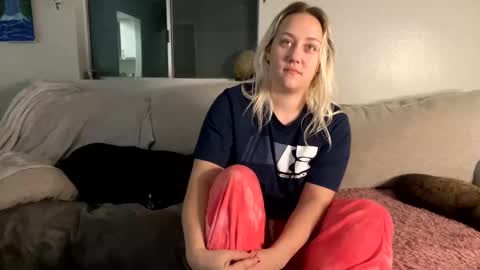 Snapshot of goddessmayvn chatting on 02.01.25 GoddessMayvn online show from 02.01.25
