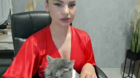 Snapshot of goddessmiaa chatting on 03.10.25 Mistress online show from 03.10.25